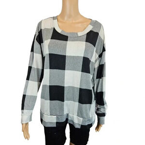 Black and White Checkered Plaid Size XL (16/18) Secret Treasures Long Sleeve Top